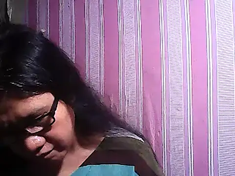 Snapshot of sweetsosie18 chatting on March 2025 06:37:02 PM sweetsosie18 online show from March 2025 06:37:02 PM