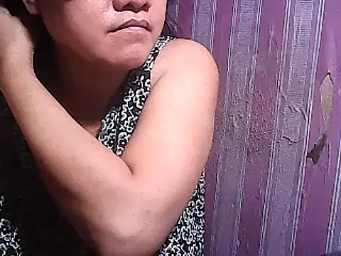 Snapshot of sweetsosie18 chatting on March 2025 04:51:01 PM sweetsosie18 online show from March 2025 04:51:01 PM