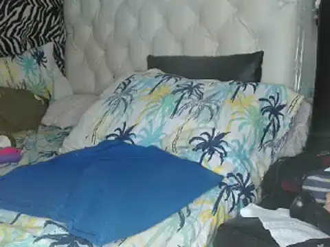 Snapshot of sharlot003 chatting on February 2025 11:01:02 AM sharlot003 online show from February 2025 11:01:02 AM