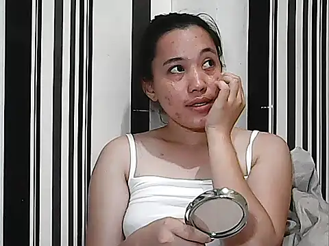 Snapshot of innocently_yours chatting on January 2025 07:43:02 AM innocently yours online show from January 2025 07:43:02 AM