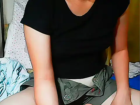 Snapshot of innocently_yours chatting on January 2025 04:25:01 AM innocently yours online show from January 2025 04:25:01 AM