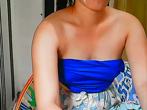 Snapshot of innocently_yours chatting on February 2025 12:39:02 PM innocently yours online show from February 2025 12:39:02 PM