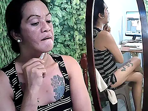 Snapshot of yummy_21xxx chatting on October 2025 04:22:01 AM yummy 21xxx online show from October 2025 04:22:01 AM