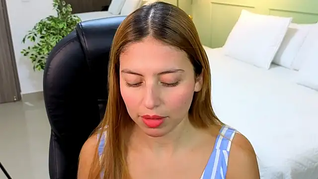 Snapshot of ROSE__15 chatting on October 2025 07:12:02 PM ROSE 15 online show from October 2025 07:12:02 PM