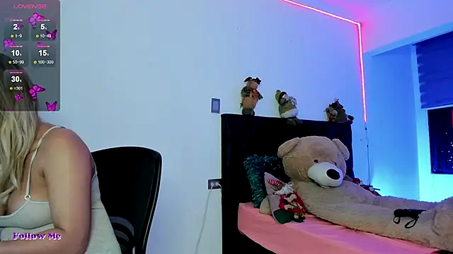 SussiVega online show from December 2024 02:42:02 AM