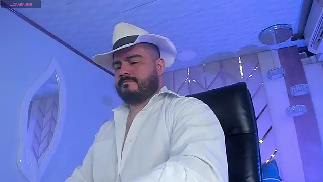 MichaelBear  online show from December 2024 12:30:02 PM