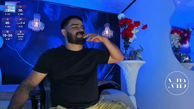 Snapshot of MichaelBear_ chatting on October 2025 01:12:01 PM MichaelBear online show from October 2025 01:12:01 PM