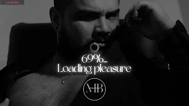 Snapshot of MichaelBear_ chatting on November 2025 12:33:02 PM MichaelBear online show from November 2025 12:33:02 PM