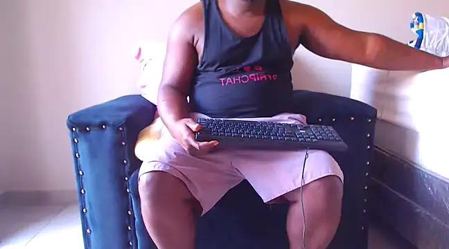 Snapshot of zuluboyxx chatting on December 2024 05:16:02 AM zuluboyxx online show from December 2024 05:16:02 AM