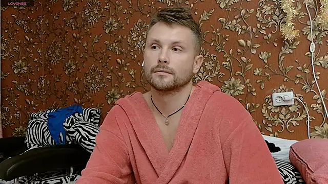 Snapshot of MartinBrandon chatting on October 2025 07:24:02 PM MartinBrandon online show from October 2025 07:24:02 PM