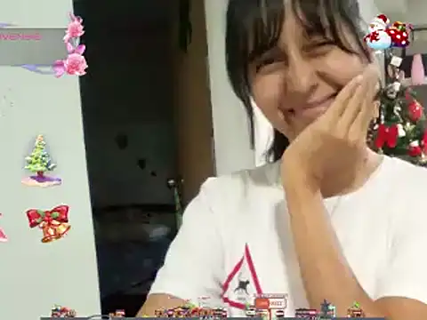 Moon lunita online show from December 2024 10:32:01 PM