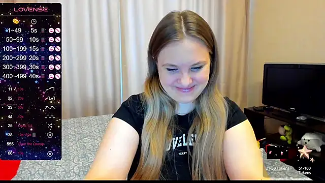 Snapshot of AlanaBrox chatting on December 2024 08:34:02 AM AlanaBrox online show from December 2024 08:34:02 AM