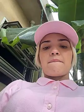 Snapshot of Sarita-candy chatting on December 2024 08:23:02 PM Sarita-candy online show from December 2024 08:23:02 PM