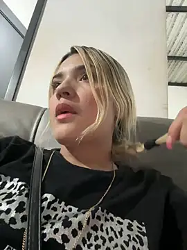 Snapshot of Sarita-candy chatting on February 2025 12:49:01 AM Sarita-candy online show from February 2025 12:49:01 AM