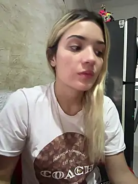 Snapshot of Sarita-candy chatting on March 2025 10:38:01 PM Sarita-candy online show from March 2025 10:38:01 PM