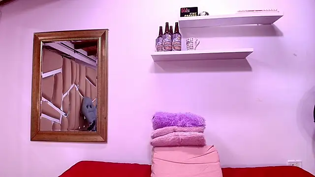 Snapshot of naia_blessed chatting on September 2025 07:19:02 PM naia blessed online show from September 2025 07:19:02 PM