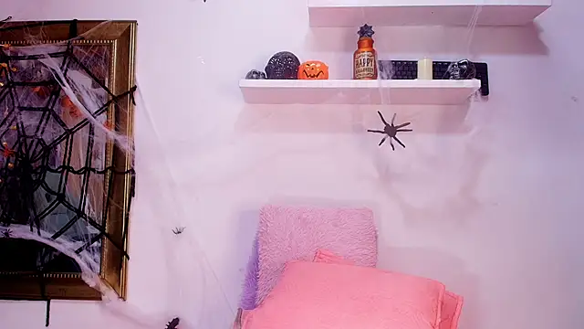 Snapshot of naia_blessed chatting on October 2025 07:14:01 PM naia blessed online show from October 2025 07:14:01 PM