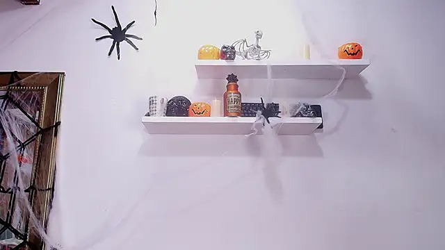 Snapshot of naia_blessed chatting on October 2025 07:09:02 PM naia blessed online show from October 2025 07:09:02 PM