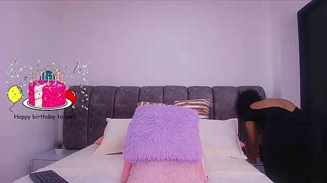 Snapshot of naia_blessed chatting on November 2025 07:14:02 PM naia blessed online show from November 2025 07:14:02 PM