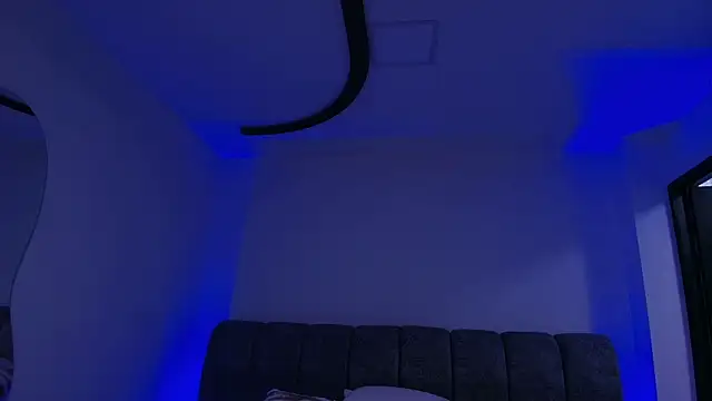 Snapshot of naia_blessed chatting on November 2025 07:01:02 PM naia blessed online show from November 2025 07:01:02 PM