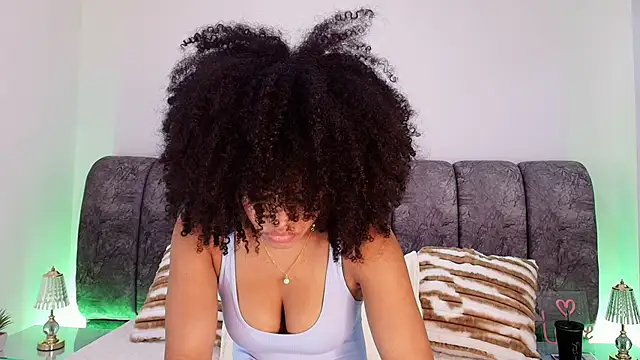 Snapshot of naia_blessed chatting on November 2025 07:13:02 PM naia blessed online show from November 2025 07:13:02 PM