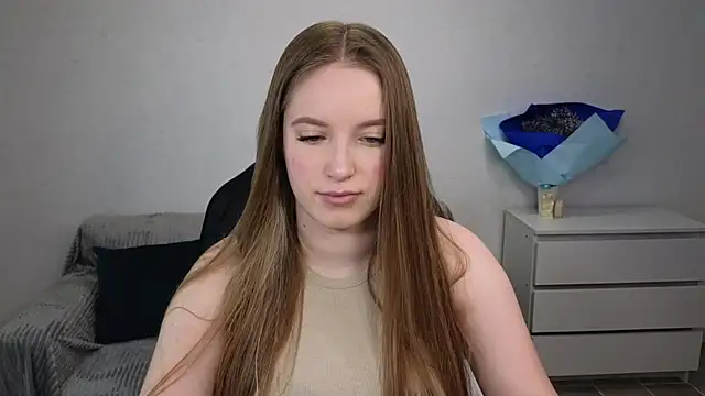 EvaMaddison online show from December 2024 05:18:02 AM