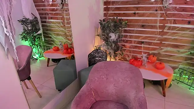 Snapshot of _MeganRain chatting on October 2025 07:42:01 AM MeganRain online show from October 2025 07:42:01 AM