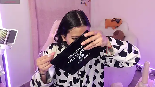 Nami usagi online show from October 2025 11:20:02 AM