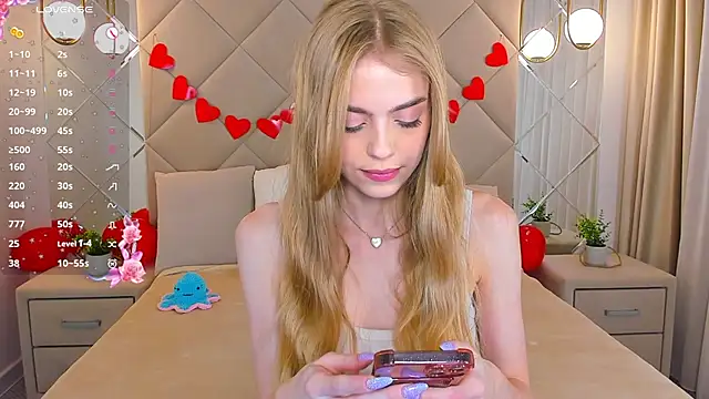 Snapshot of sayl0r_moon chatting on February 2025 12:21:02 AM sayl0r moon online show from February 2025 12:21:02 AM