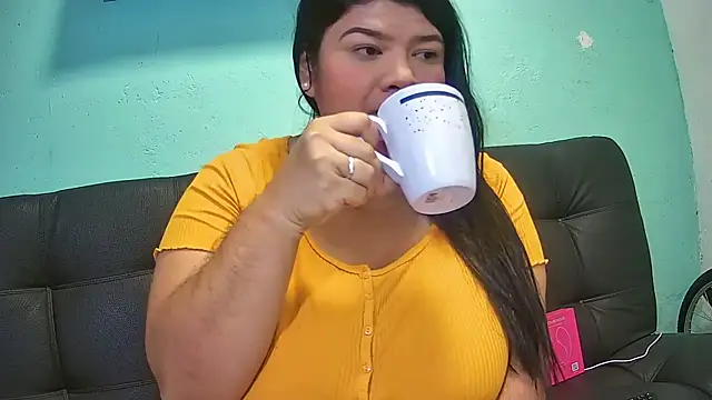 Snapshot of curvy_sex chatting on November 2025 04:33:02 AM curvy sex online show from November 2025 04:33:02 AM