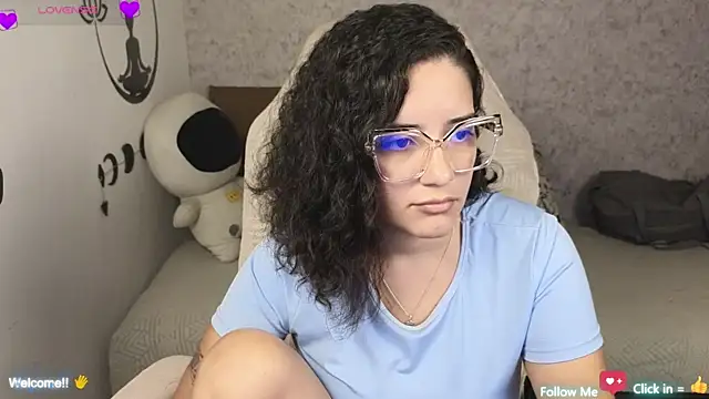 Snapshot of blue__moon_ chatting on January 2025 05:56:01 AM blue moon online show from January 2025 05:56:01 AM