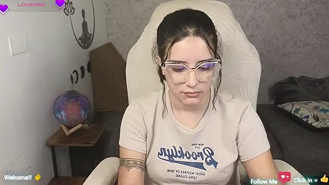 Snapshot of blue__moon_ chatting on February 2025 10:29:01 AM blue moon online show from February 2025 10:29:01 AM