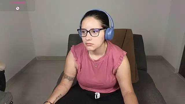 Snapshot of blue__moon_ chatting on September 2025 03:10:02 AM blue moon online show from September 2025 03:10:02 AM