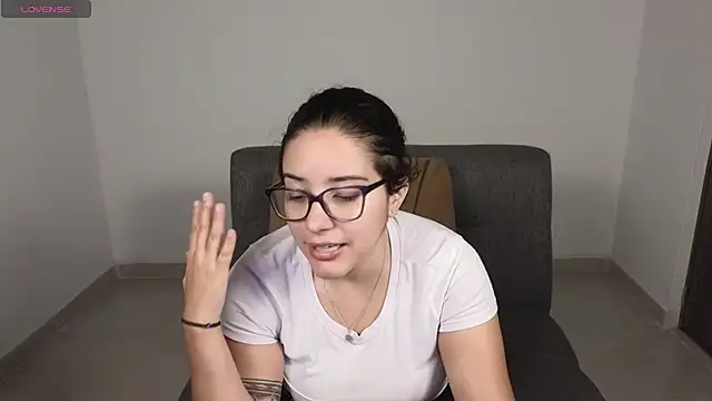 Snapshot of blue__moon_ chatting on October 2025 02:42:02 AM blue moon online show from October 2025 02:42:02 AM