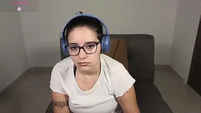 Snapshot of blue__moon_ chatting on October 2025 01:15:01 AM blue moon online show from October 2025 01:15:01 AM