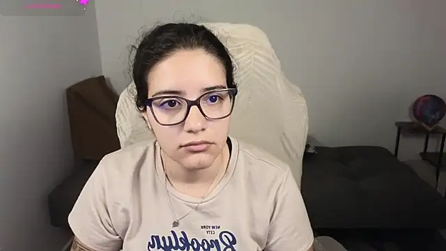 Snapshot of blue__moon_ chatting on November 2025 03:08:02 AM blue moon online show from November 2025 03:08:02 AM