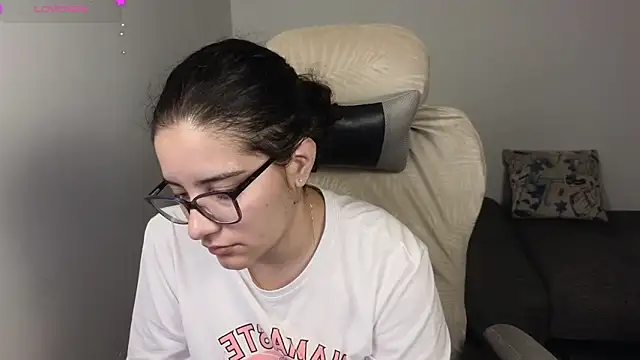 Snapshot of blue__moon_ chatting on November 2025 02:03:02 AM blue moon online show from November 2025 02:03:02 AM