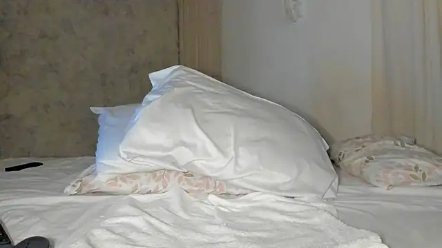 Snapshot of rosaaliiaa1 chatting on March 2025 12:33:02 AM rosaaliiaa1 online show from March 2025 12:33:02 AM