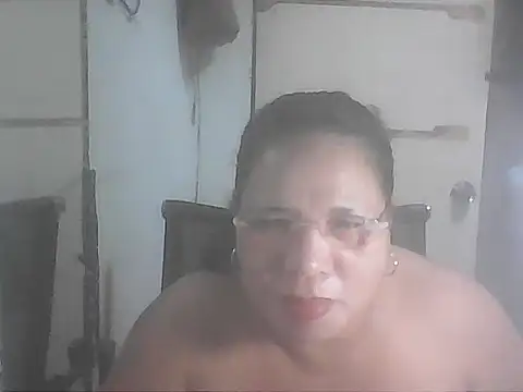 Snapshot of hotwet_mama4uxx chatting on October 2025 01:09:02 PM hotwet mama4uxx online show from October 2025 01:09:02 PM