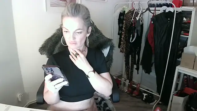 Snapshot of Sabdeluxe chatting on January 2025 08:46:02 PM Sabdeluxe online show from January 2025 08:46:02 PM