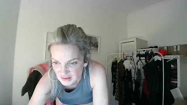 Snapshot of Sabdeluxe chatting on January 2025 07:26:01 PM Sabdeluxe online show from January 2025 07:26:01 PM