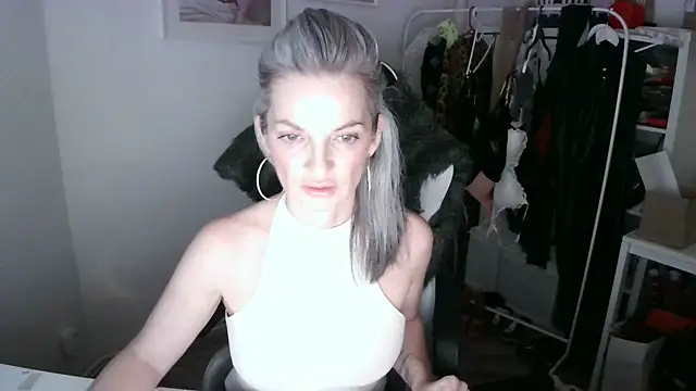 Snapshot of Sabdeluxe chatting on January 2025 03:53:02 PM Sabdeluxe online show from January 2025 03:53:02 PM