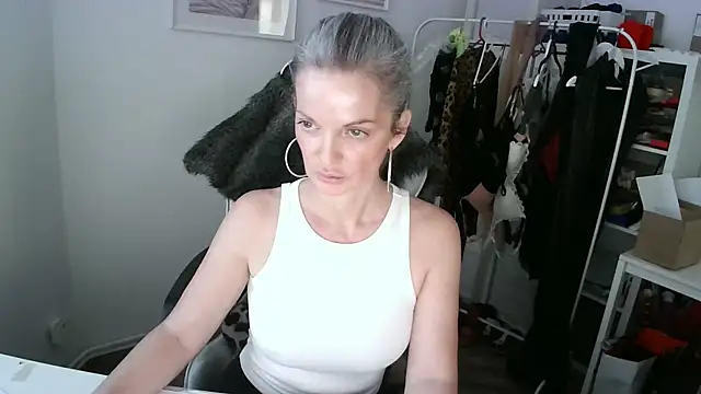 Snapshot of Sabdeluxe chatting on January 2025 10:19:01 AM Sabdeluxe online show from January 2025 10:19:01 AM