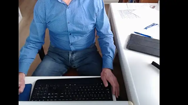 Snapshot of dutchpornking chatting on October 2025 07:45:01 AM dutchpornking online show from October 2025 07:45:01 AM