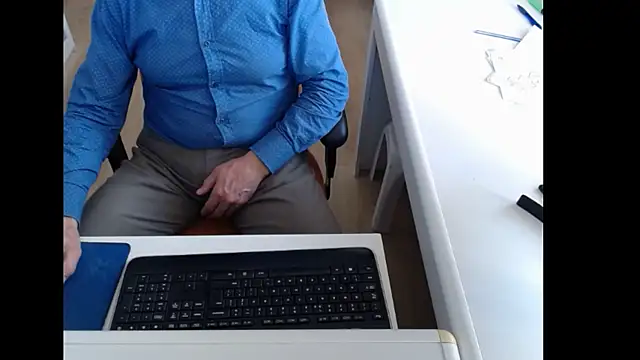 Snapshot of dutchpornking chatting on November 2025 09:10:02 AM dutchpornking online show from November 2025 09:10:02 AM