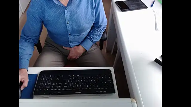 Snapshot of dutchpornking chatting on November 2025 08:02:02 AM dutchpornking online show from November 2025 08:02:02 AM