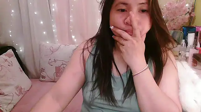 Snapshot of OhmyPinay chatting on January 2025 04:30:02 PM OhmyPinay online show from January 2025 04:30:02 PM