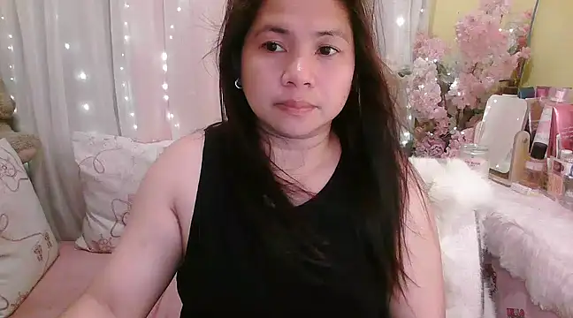 Snapshot of OhmyPinay chatting on February 2025 05:42:02 AM OhmyPinay online show from February 2025 05:42:02 AM