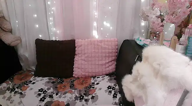 Snapshot of OhmyPinay chatting on March 2025 02:04:02 AM OhmyPinay online show from March 2025 02:04:02 AM