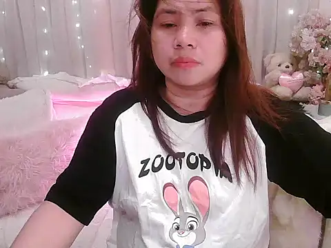 Snapshot of OhmyPinay chatting on November 2025 05:08:02 AM OhmyPinay online show from November 2025 05:08:02 AM